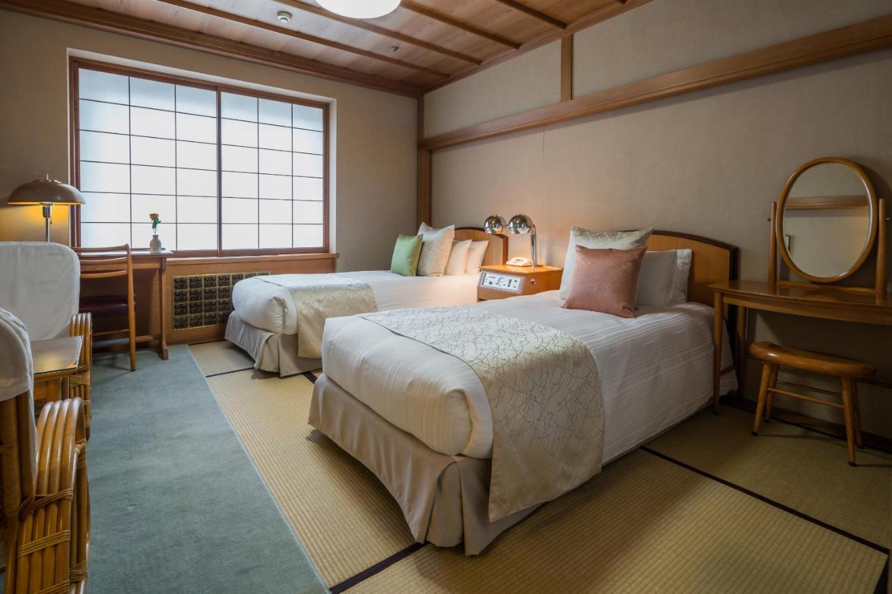 Hilltop Hotel Tokyo prefektur Exteriör bild