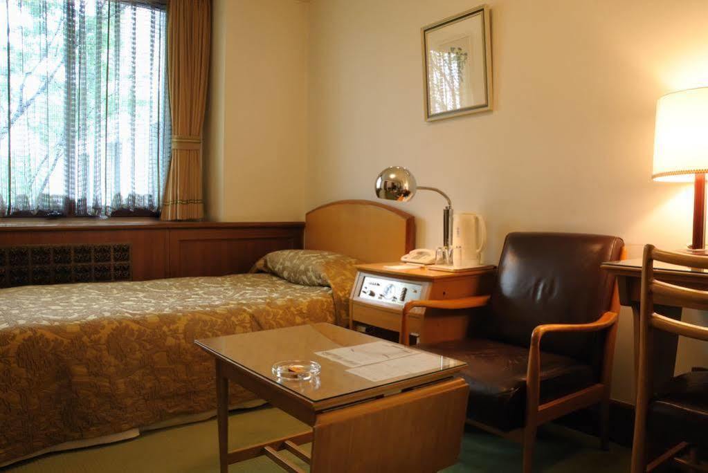 Hilltop Hotel Tokyo prefektur Exteriör bild